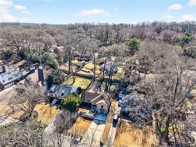 Photo - 1319 Chalmette Dr NE