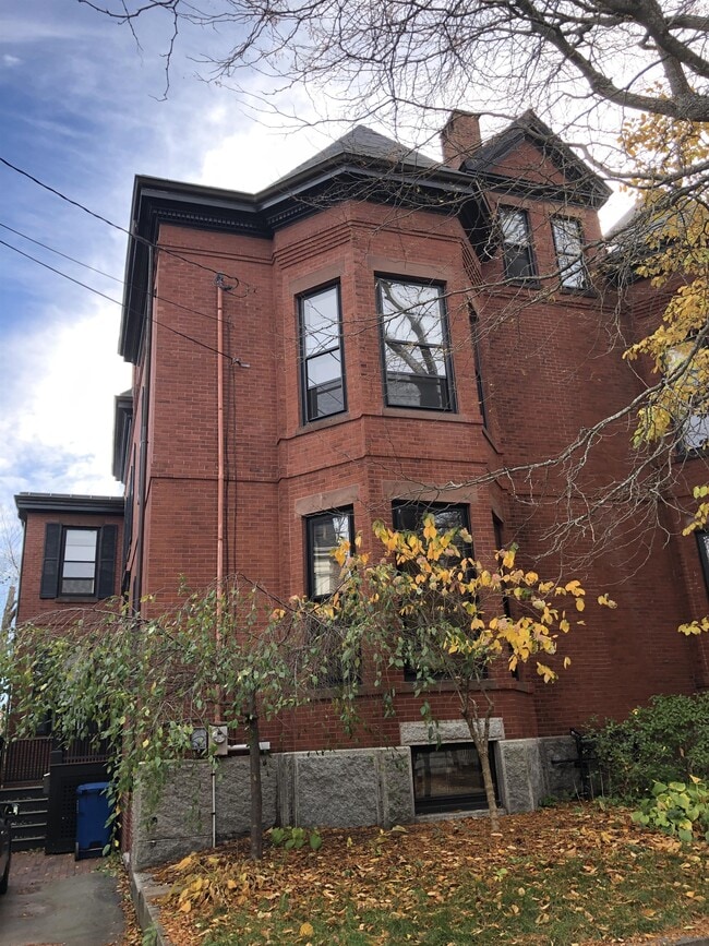 Photo - 322 Spring St