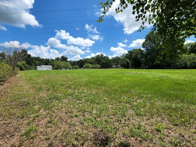 Building Photo - 4 BED 2 BATH, 3 ACRES, FENCED PADDOCK