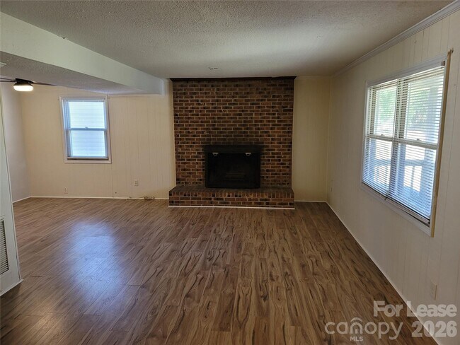 Photo - 5323 Chestnut Lake Dr