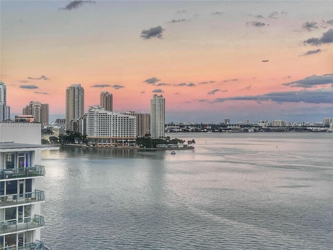 Photo - 1420 Brickell Bay Dr Unidad PH4B Rental