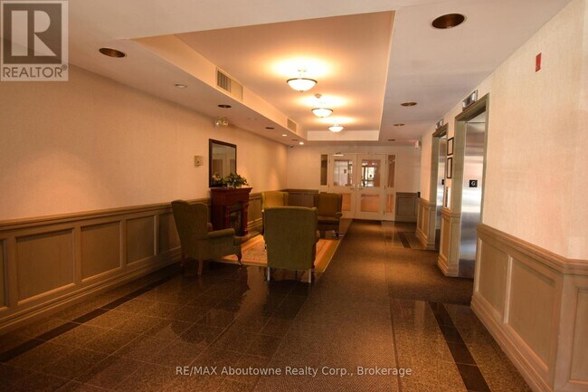 Photo - 110 - 2199 SIXTH LINE Unité 110