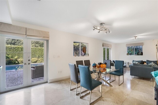 Photo - 10670 SW 77th Ave