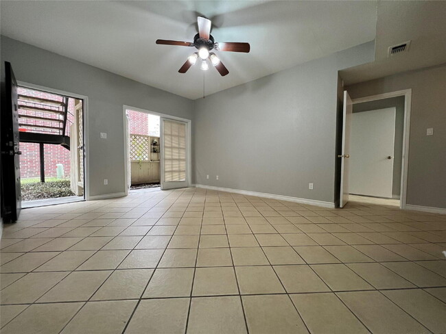 Photo - 2 Bed Condo in 77054 Near Texas Medical Center + Gated Community Unit 35