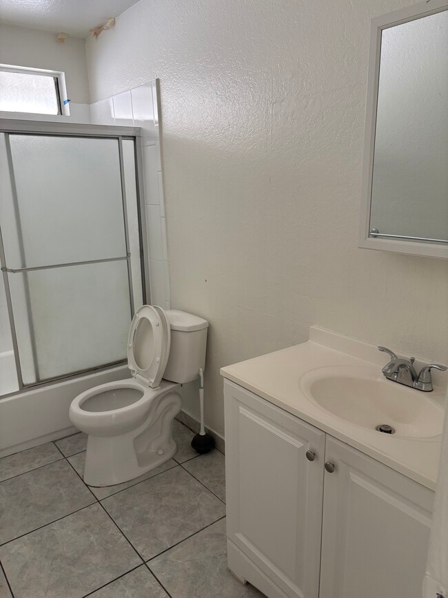 Photo - 711 W Roosevelt Ave Apartments Unit C