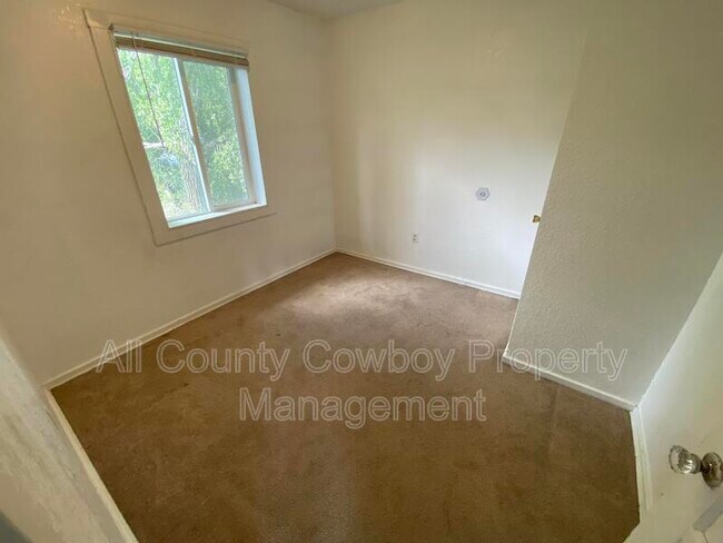 Photo - 862 N 5th St Unit Apt 2