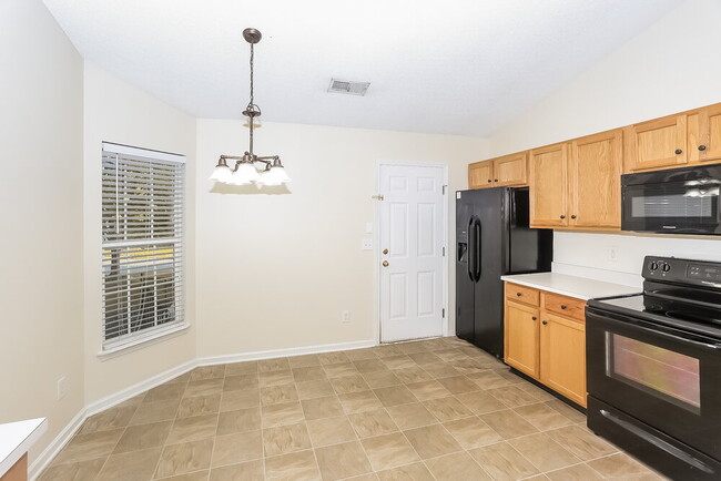 Photo - 1056 Meadowbrook Ln SW