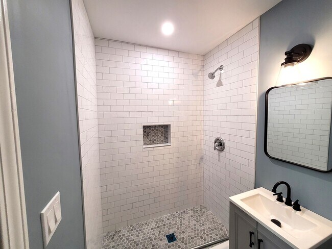 Photo - 3101 E 92nd St Unit 3