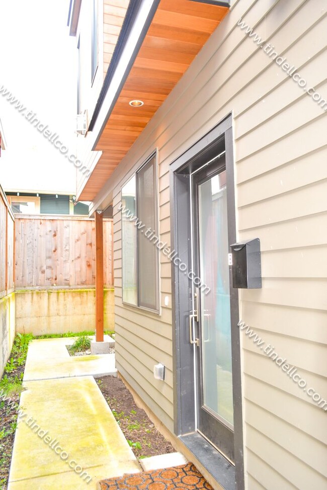 Building Photo - 4936 N Haight Ave Unit ADU -  B