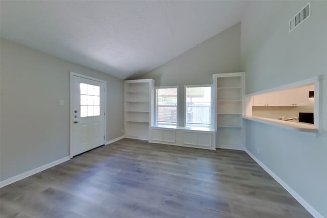 Photo - 13307 Venice Cir