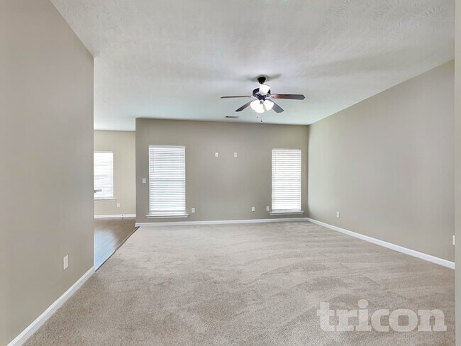 Photo - 513 Fox Haven Dr