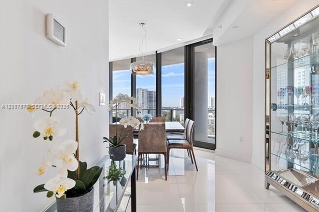 Photo - 17475 Collins Ave Unidad 17475 Collins Ave # 504