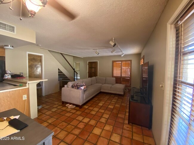 Photo - 10424 N 11th Pl