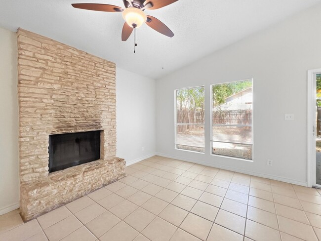 1012 Fieldwood Dr Unidad A