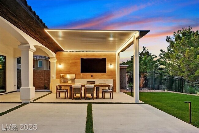 Building Photo - 11906 Port Labelle Dr