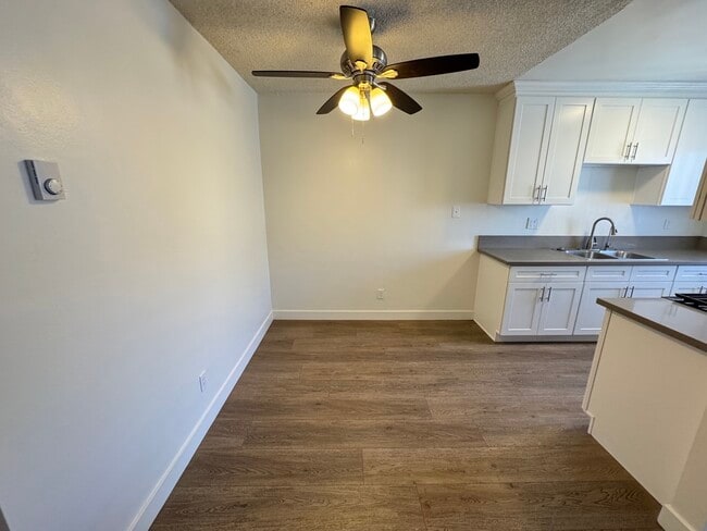 Photo - 311 E Maple St Unidad 6