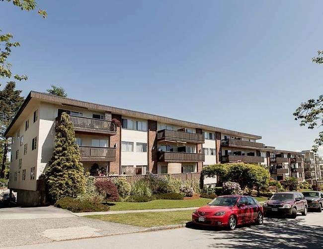 Photo - Sherbrooke Manor Apartments