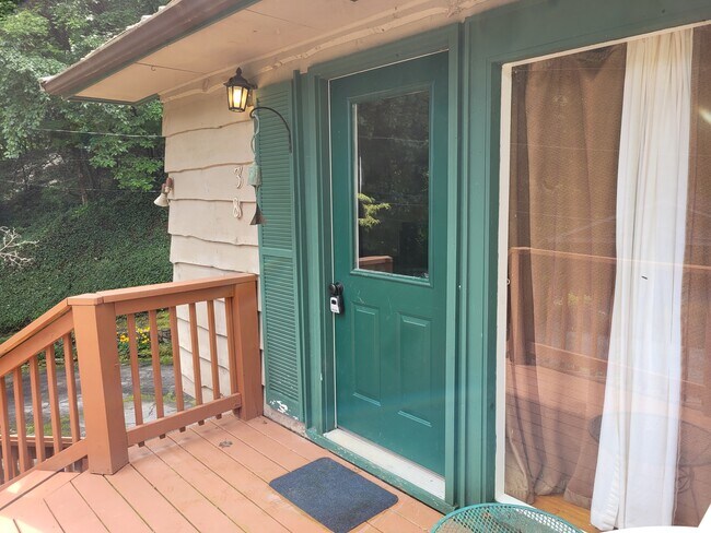 Photo - 38 Bulldog Ln