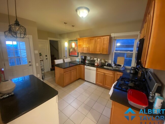 Photo - 13 Sachem St Unidad 3