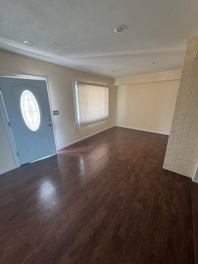 Photo - 1941 S Hillside St