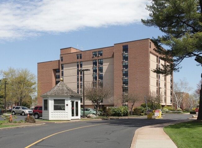 Building Photo - 170 Sisson Ave Rental