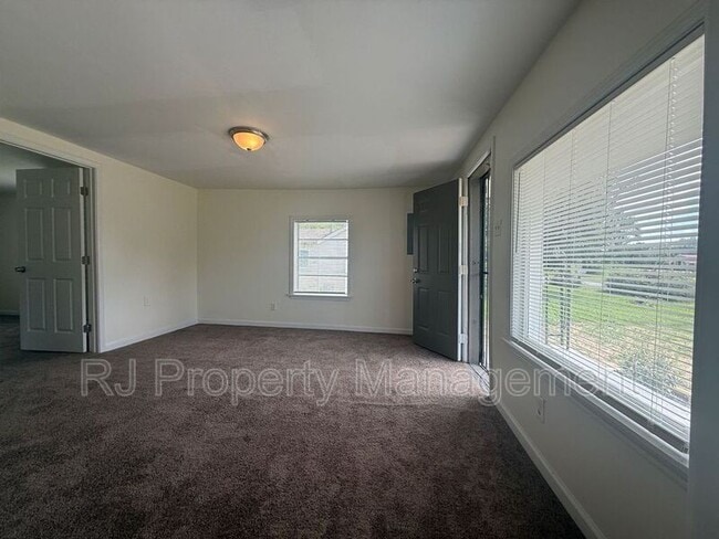 Photo - 3742 Berry Ln