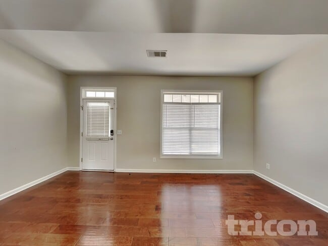 Photo - 2704 Mariner Way