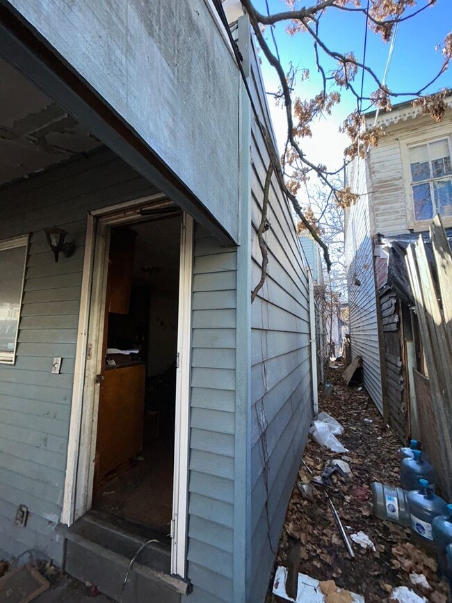 Photo - 104 Fulton St