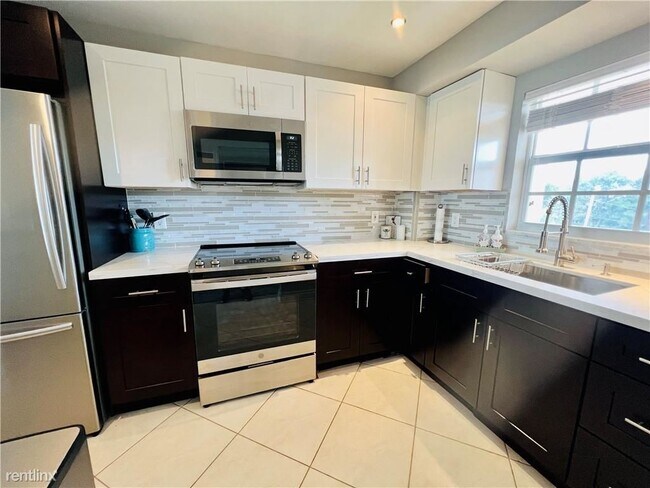 Photo - 2 br, 2 bath Condo - 140 NE 28th Ave Apt 307 Unidad Apt 307