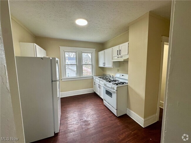 Building Photo - 411 Alexander St Rental