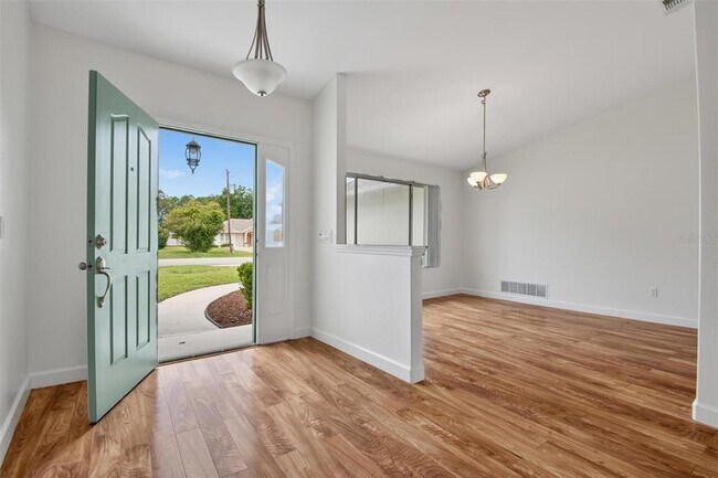 Photo - 231 Wellington Dr