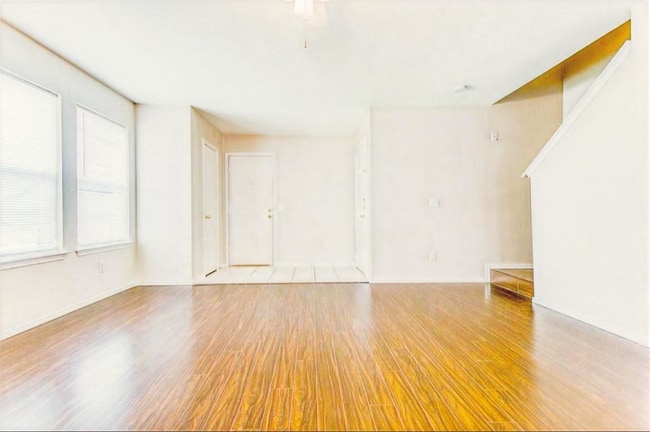 Photo - 611 W Walton Way