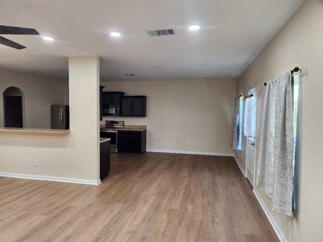 Photo - 1548 Breanna Ln