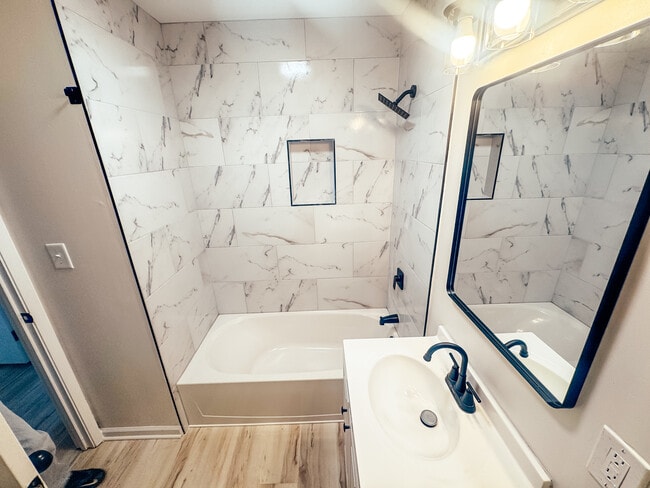 Photo - 1832 Kermit Ave