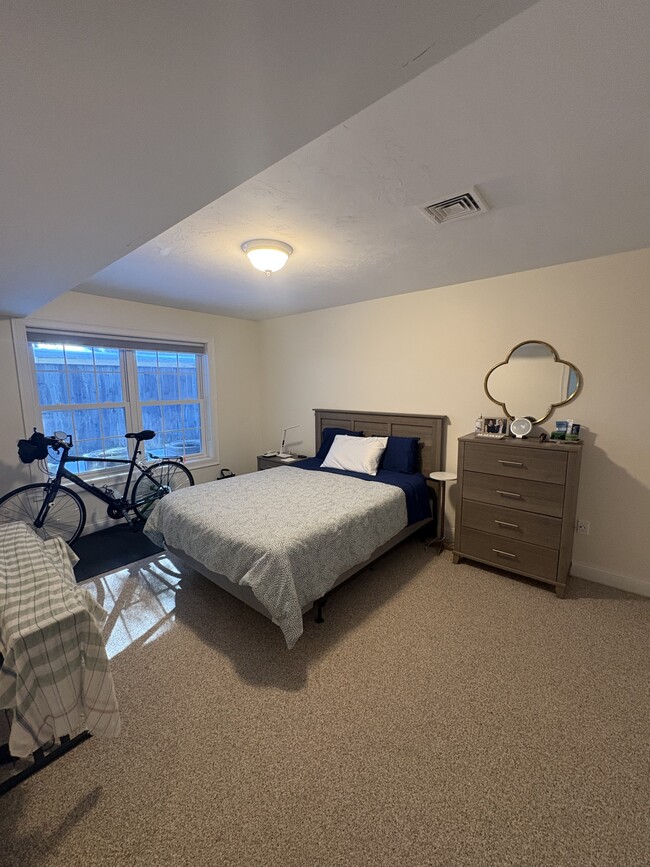 26 Greenleaves Dr