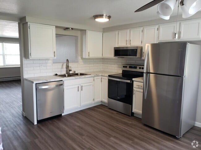 Building Photo - 1147 W South Park Ave Rental