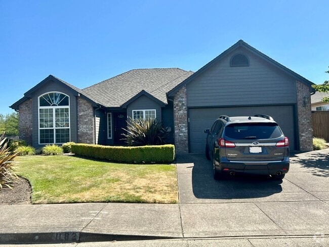 Building Photo - Single Level- Three Bedroom Home
