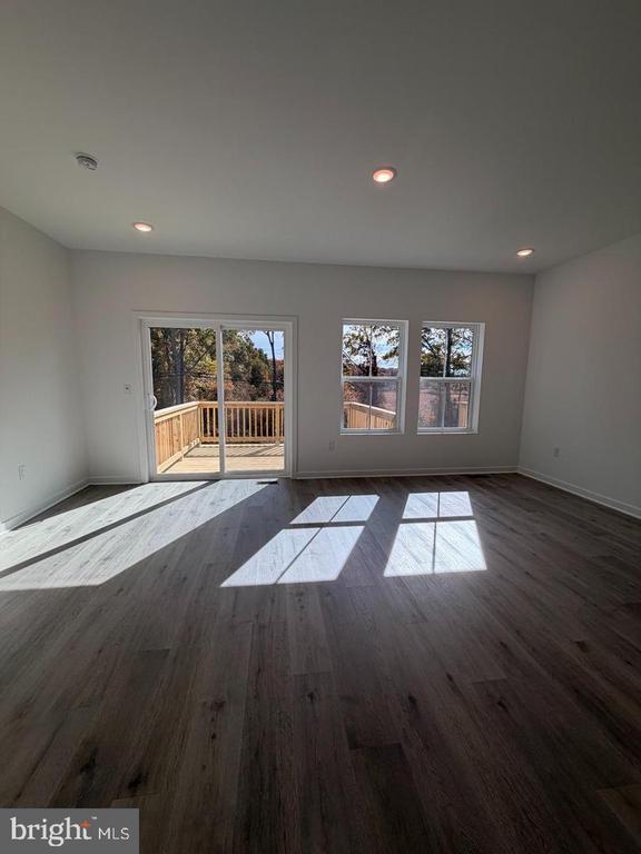 54 Silverbell Ave