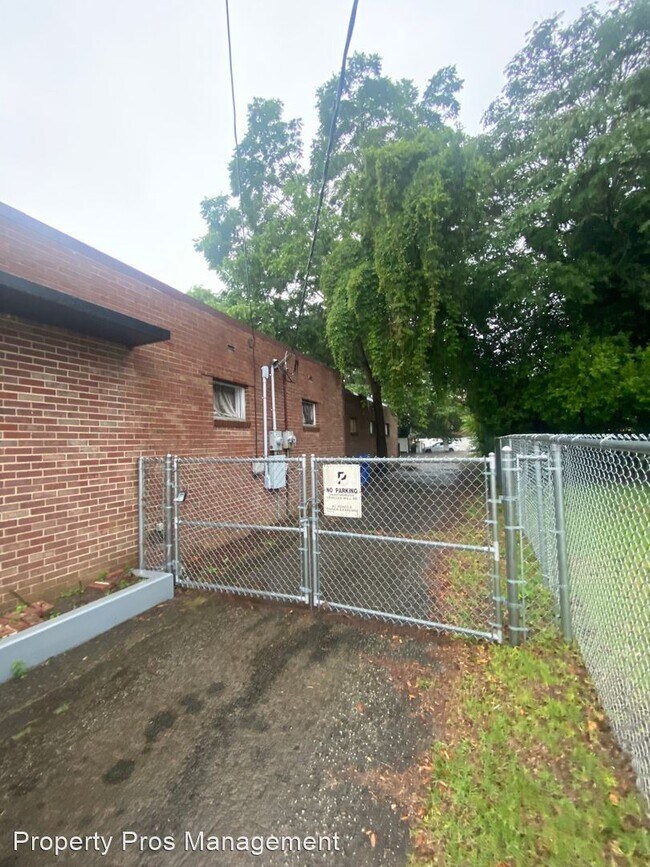 Studio, 2 bath House 1417 Barnwell Street Rental House Rental in