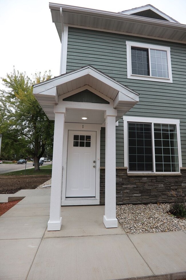 435 Gladstone St Unit 1