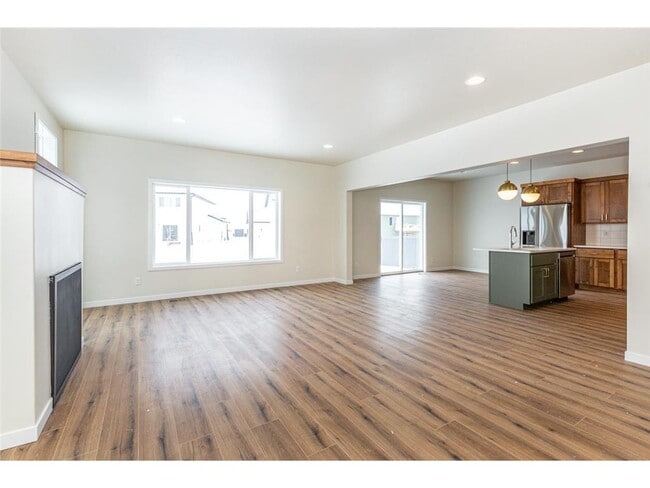 Photo - 5476 Lori Ln W