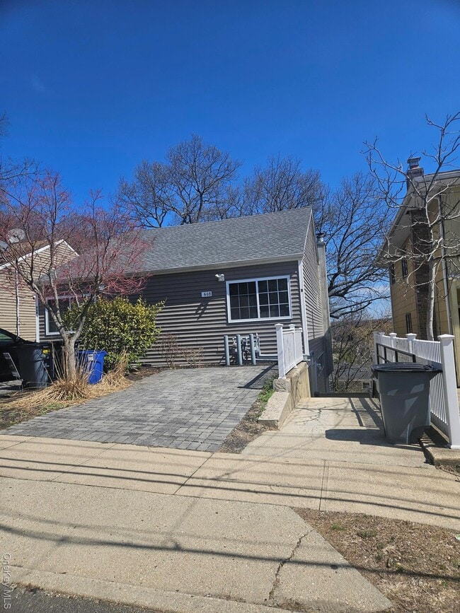 Building Photo - 60 Marwood Rd N