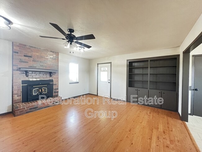 Photo - 819 N2964 Rd