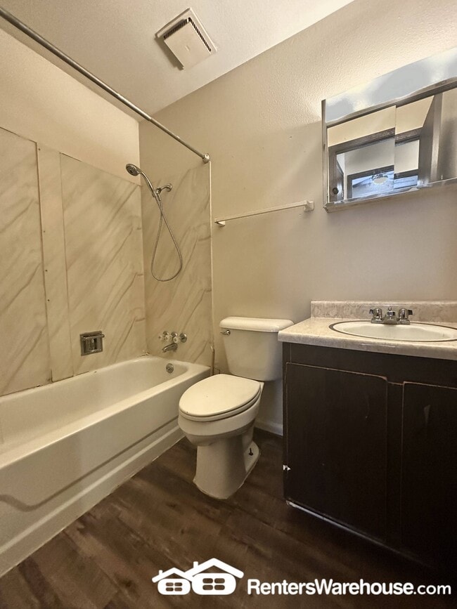 Photo - 206 N Madison St