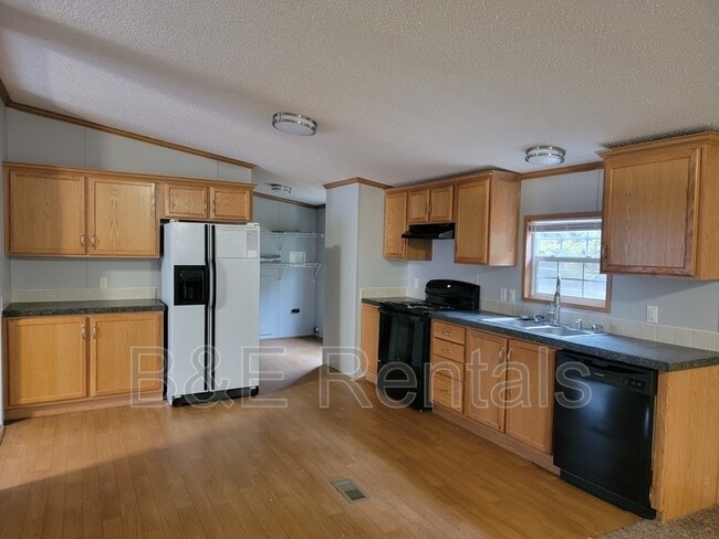 Photo - 1612 E Hwy 25 70 House