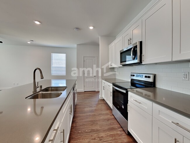 Photo - 9121 Liberty Cap Ct