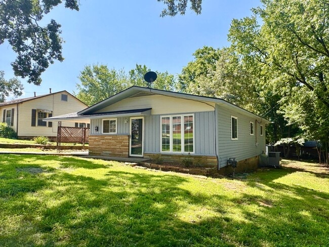 Newly Remodeled 3/1 Home Close to Lyon! - Newly Remodeled 3/1 Home Close to Lyon!