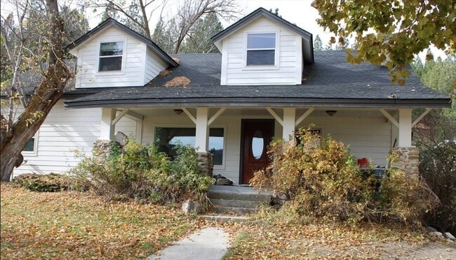 Photo - Large 5 bed 2.5 bath in peaceful county se...