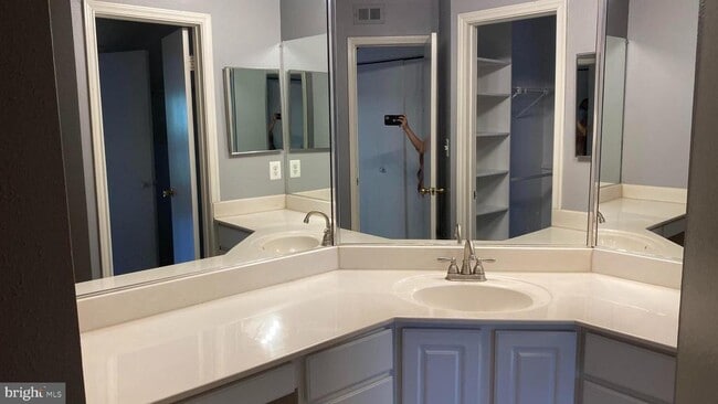 Photo - 3904 Penderview Dr Unidad 738