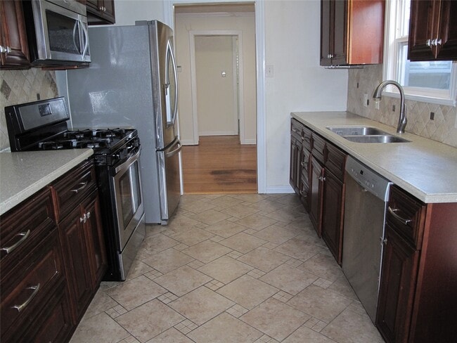 Photo - 5125 Locust St
